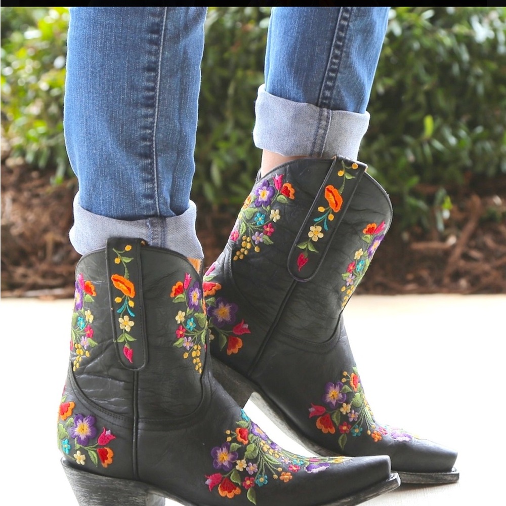 Old Gringo Black Floral Embroidered Booties